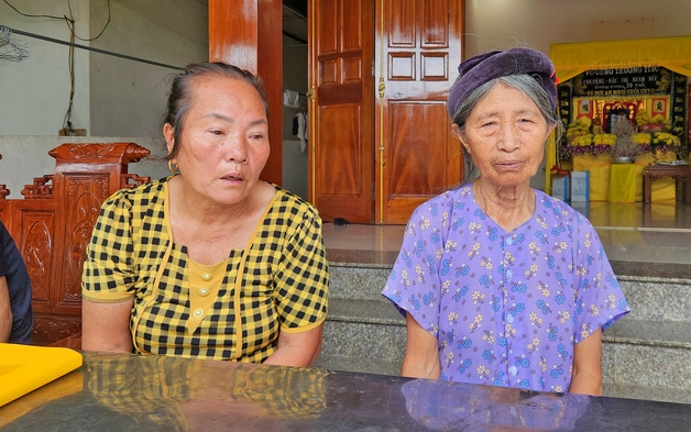 Vợ mất vì tai nạn, chồng nghèo gắng gượng nuôi ba con thơ
