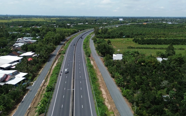 Đề xuất bổ sung hơn 16km đường gom dân sinh dọc tuyến Cao Lãnh - Lộ Tẻ