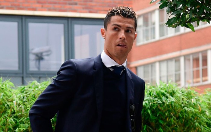 Cristiano Ronaldo Mặc Vest | TikTok