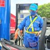 Giá xăng đồng loạt tăng, RON 95 vượt mốc 20.000 đồng/lít