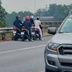 Bắc Ninh: Xe máy ngang nhiên đi ngược chiều, quay đầu trái phép trên QL18