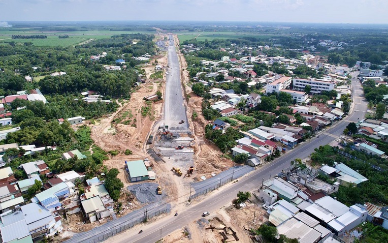 Có mặt bằng, dự án vành đai 3 qua Đồng Nai nhộn nhịp thi công