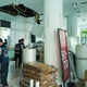Nhiều cửa hàng dỡ xong đồ đạc, khẩn trương đưa khỏi tòa nhà "Hàm cá mập"
