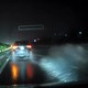 Tài xế ô tô "mù tạm thời" vì bị tạt nước