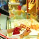 Video: Ngày vía Thần Tài, người dân đổ "tiền tấn" mua vàng cầu may