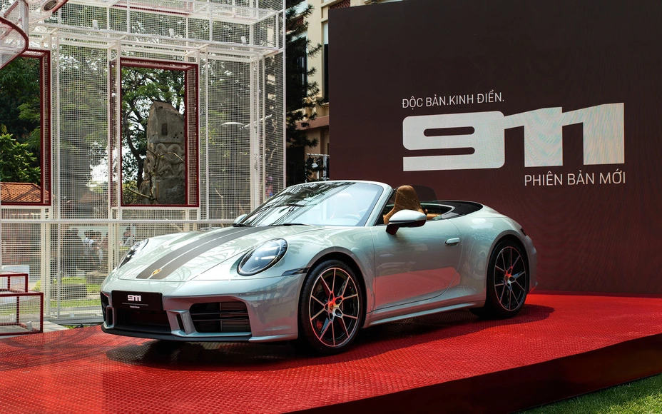 Cận cảnh Porsche 911 2025 vừa ra mắt tại Việt Nam