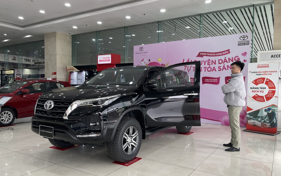 Toyota Fortuner mới tại Việt Nam sẽ có bản máy xăng giá rẻ