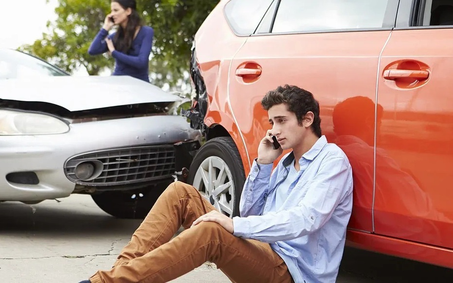 Phí bảo hiểm ô tô ở Mỹ tăng vọt, bất thường