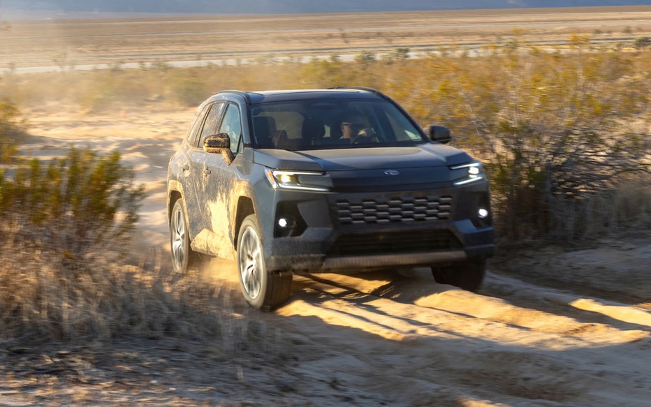 Toyota RAV4 2026 lột xác thành xe hybrid toàn phần