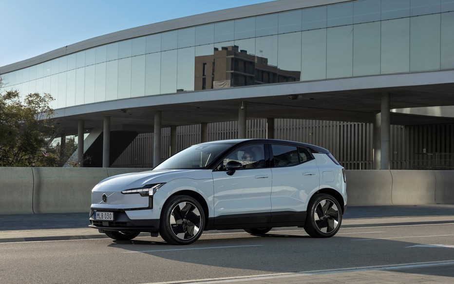Giá xe Volvo tăng mạnh do thuế, người mua lãnh đủ