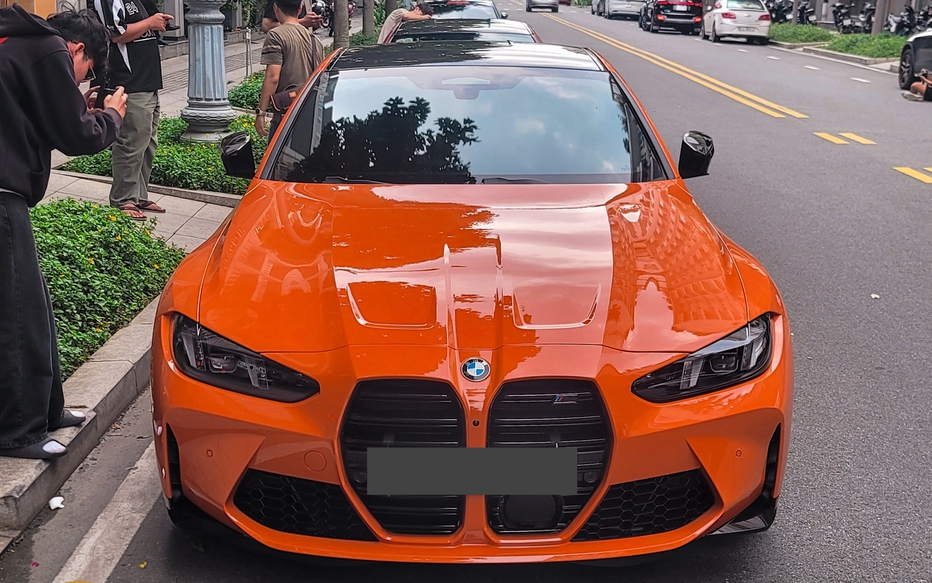 Cận cảnh xe thể thao BMW M4 2025 đầu tiên tại Việt Nam